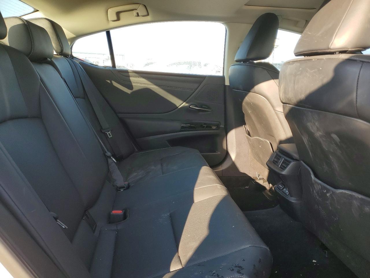 2025 Lexus Es 300h Base