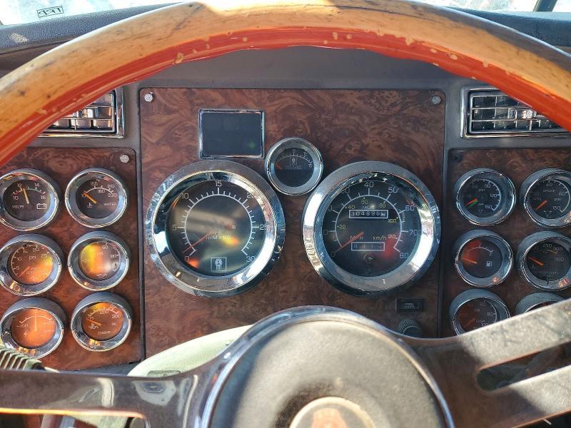 2002 Kenworth T800 Semi Truck