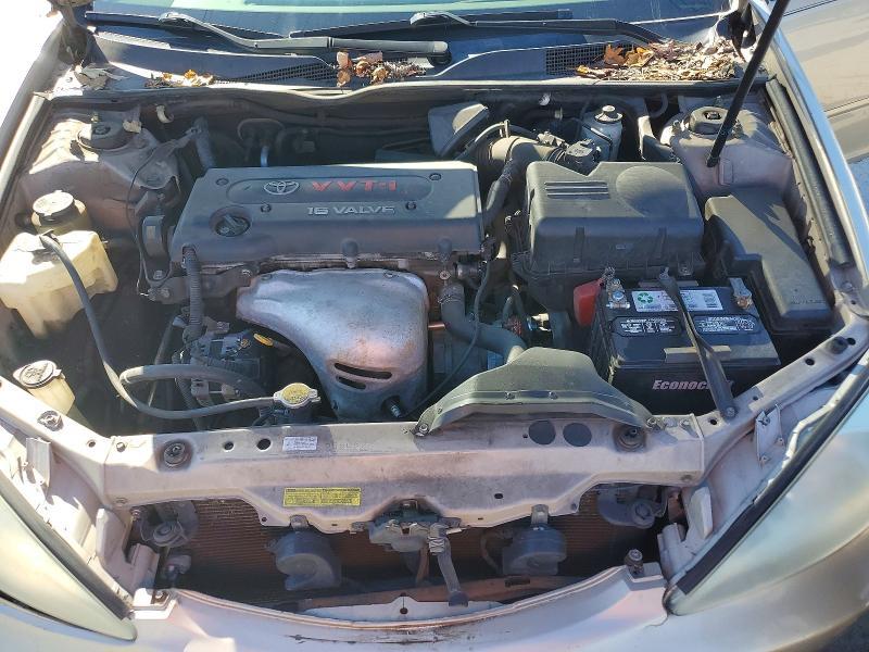 2004 Toyota Camry le