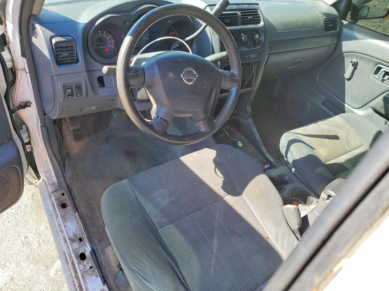2002 Nissan Frontier Standard