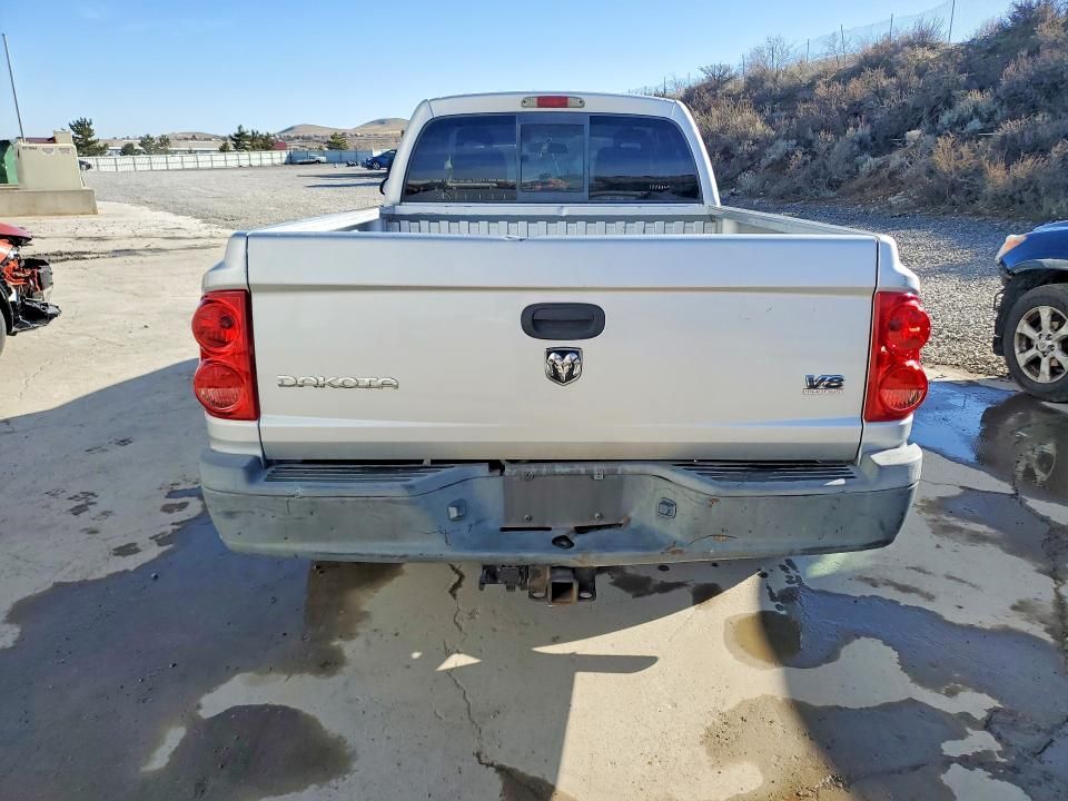 2005 Dodge Dakota st