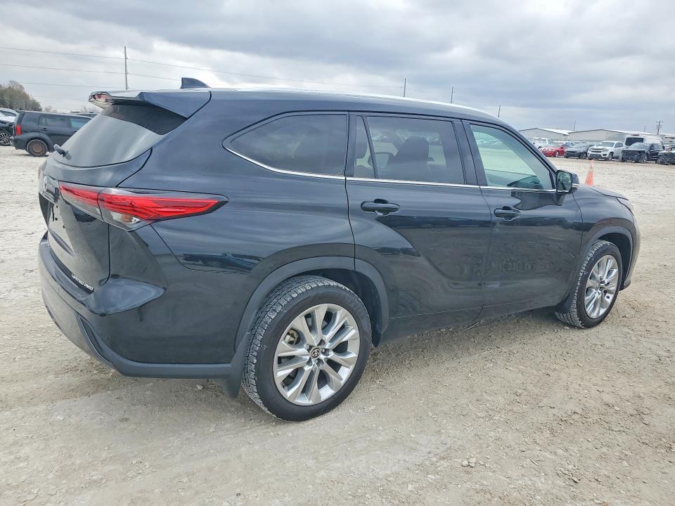 2022 Toyota Highlander Limited