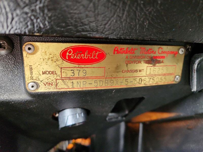 2005 Peterbilt 379 Car Hauler Truck