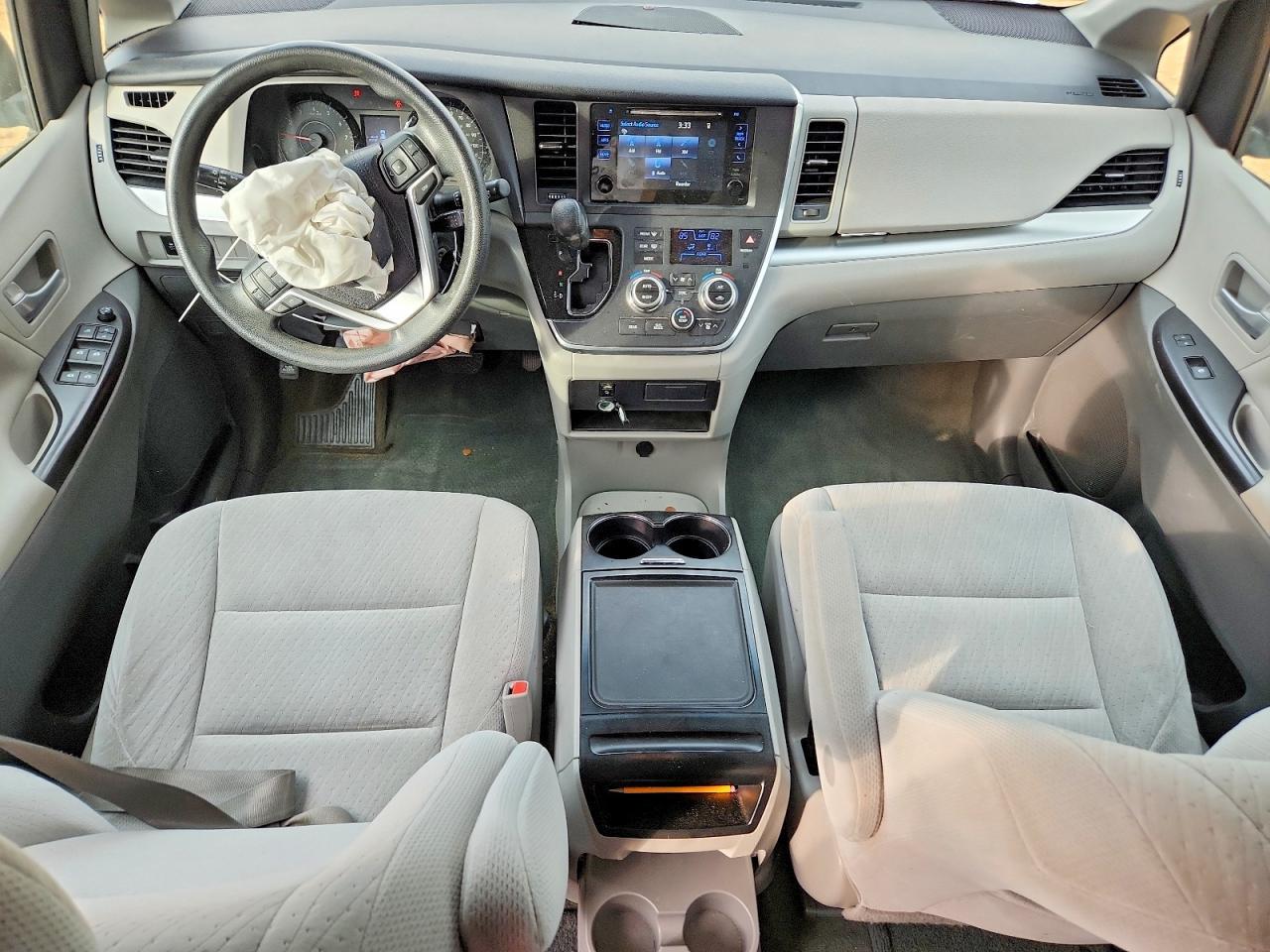 2016 Toyota Sienna le