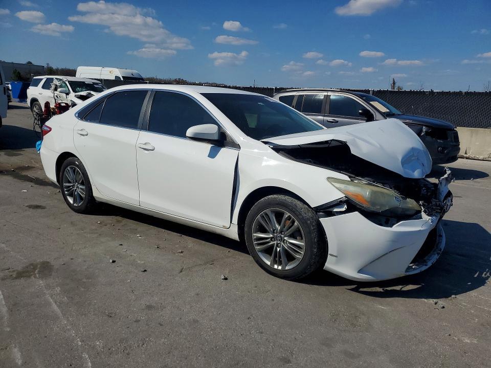 2016 Toyota Camry le