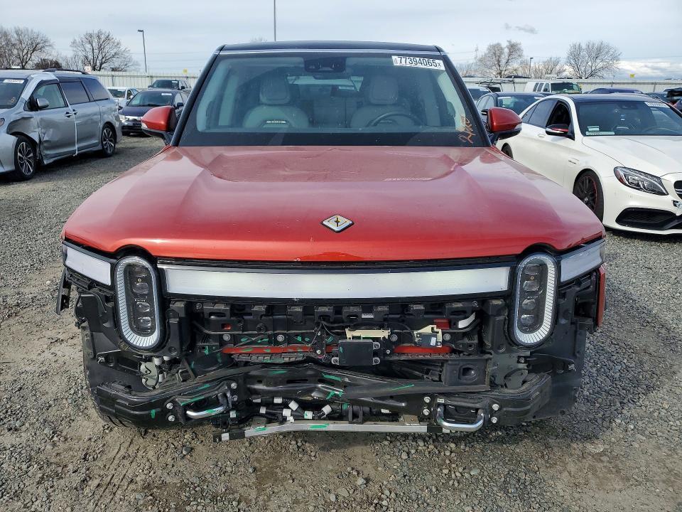 2024 Rivian R1S Adventure