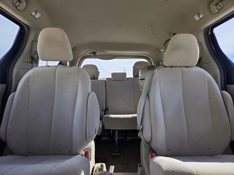 2014 Toyota Sienna le