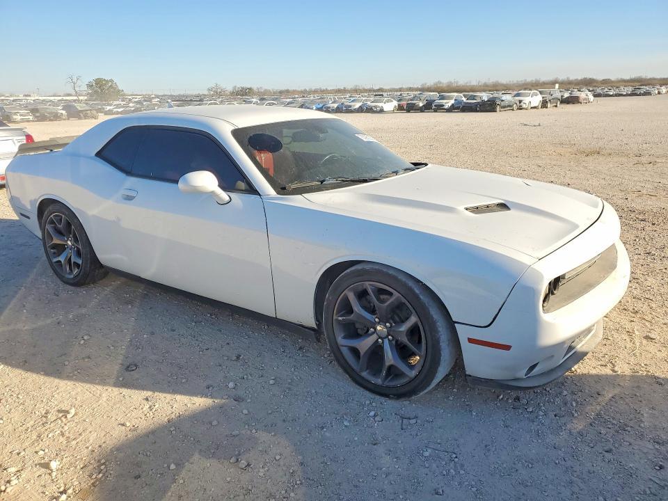 2015 Dodge Challenger sxt Plus