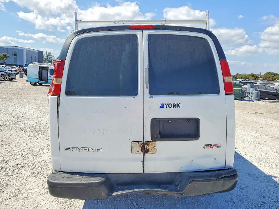 2009 GMC Savana G2500