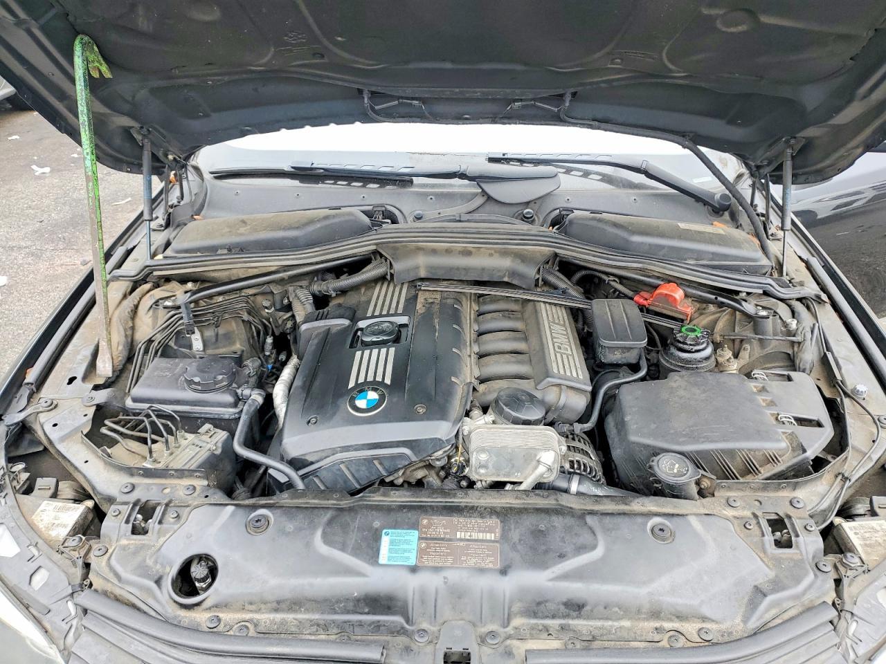 2010 BMW 528 i
