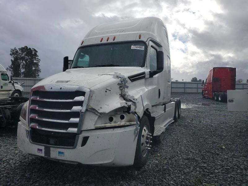 2019 Freightliner Cascadia 126 Semi Truck