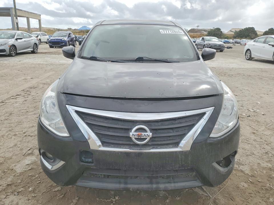 2017 Niss Versa s
