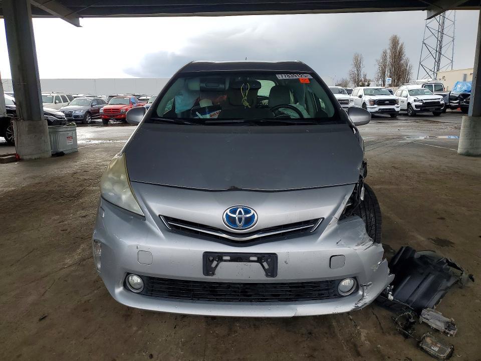 2013 Toyota Prius v Five