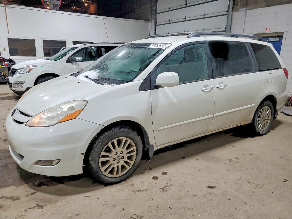 2010 Toyota Sienna xle