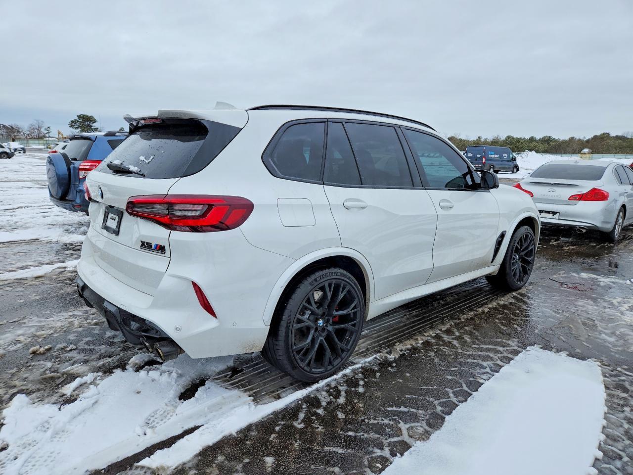 2023 BMW X5 m