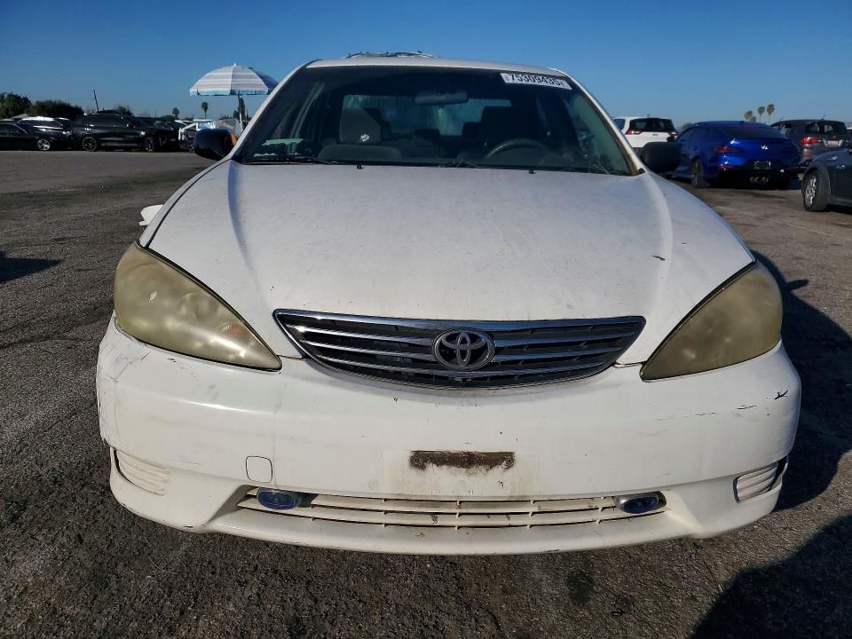 2005 Toyota Camry le