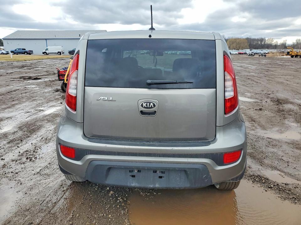2013 KIA Soul +