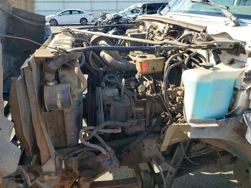 1997 Ford F700 Truck Cab AND Chassis