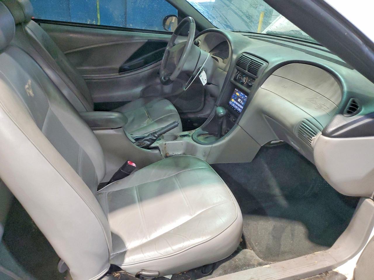 2004 Ford Mustang