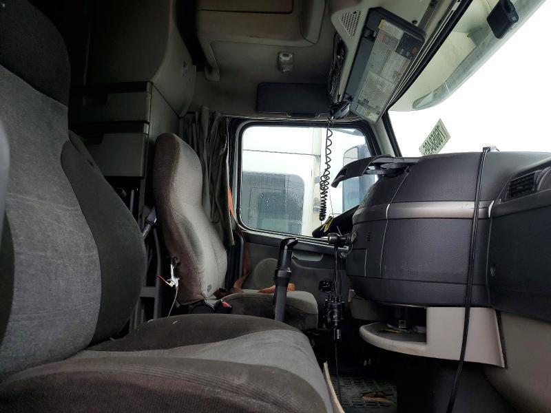 2010 Volvo VN VNL