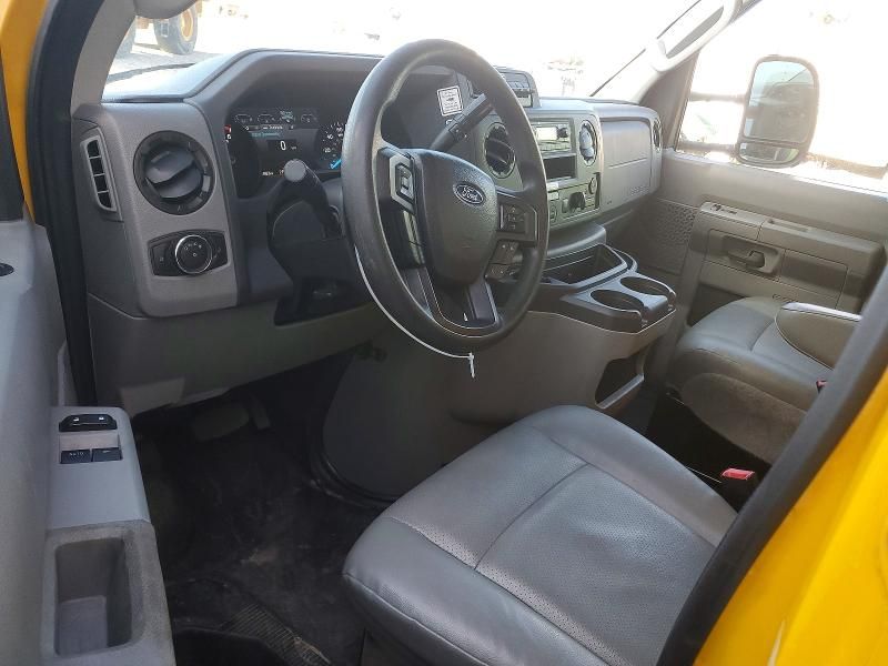 2022 Ford E350 BOX Truck