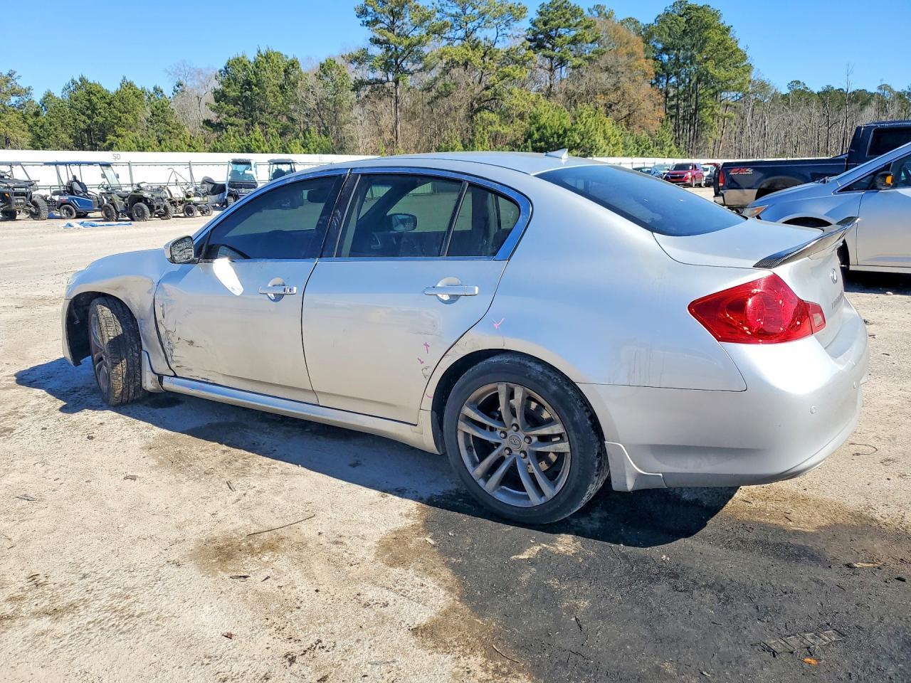2010 Infinity G37 Sedan x