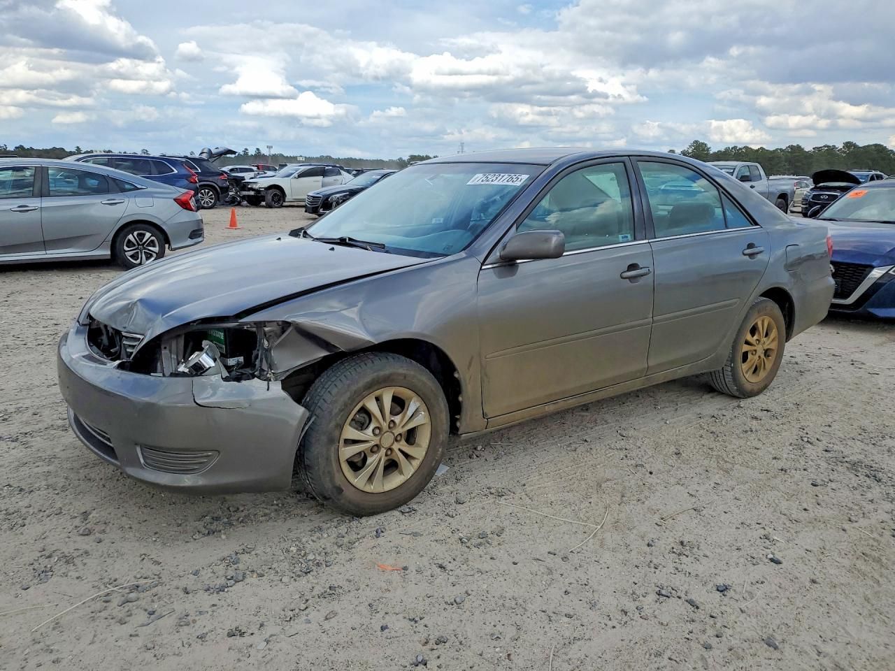 2005 Toyota Camry le