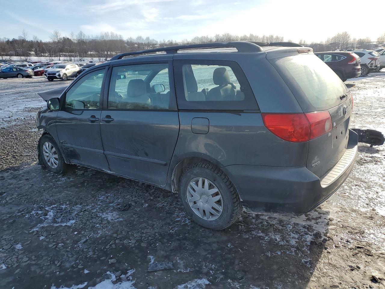 2010 Toyota Sienna ce