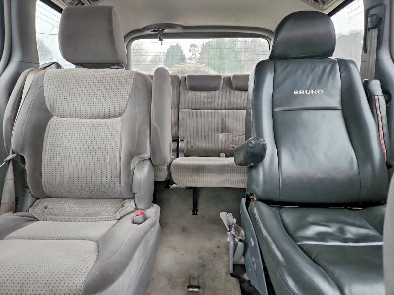 2009 Toyota Sienna le
