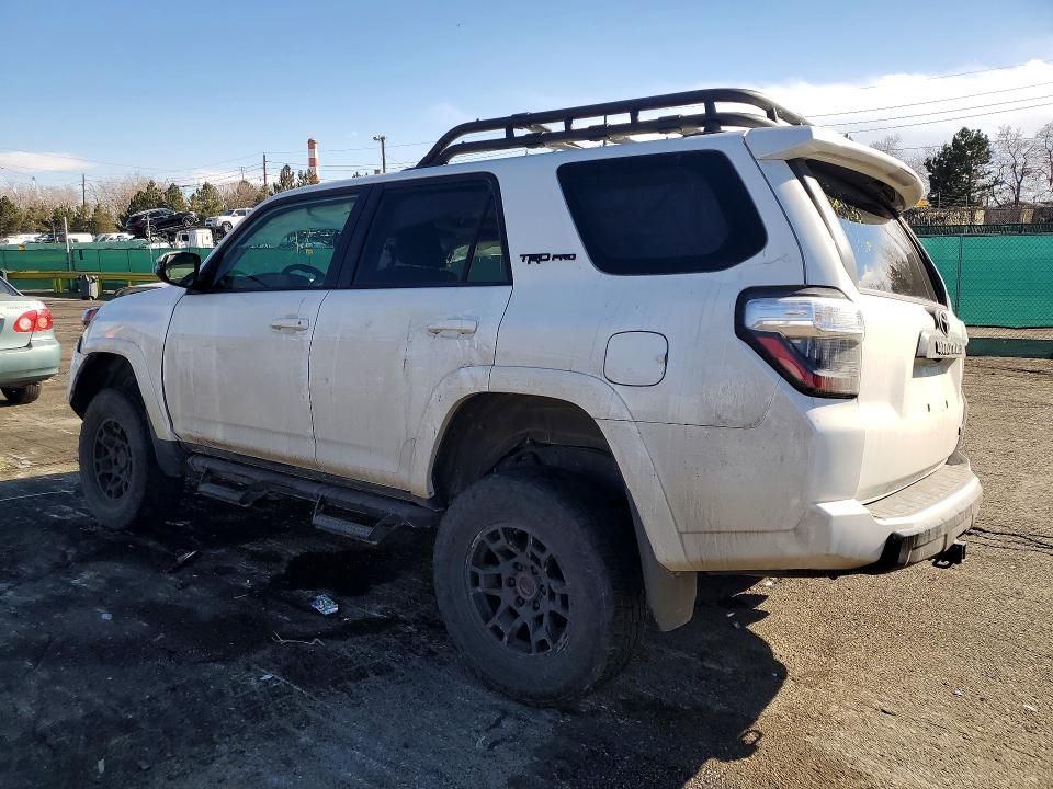 2023 Toyota 4runner se