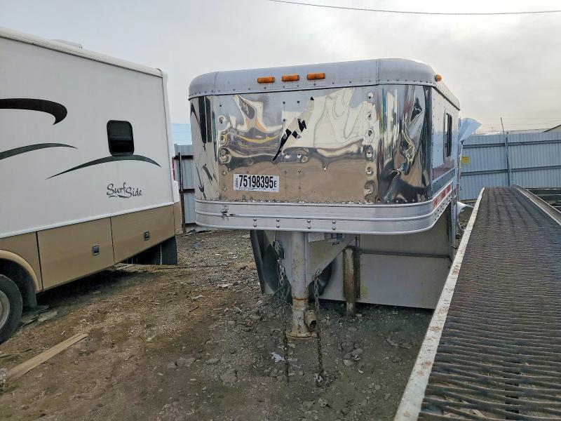 2000 Mobilive 2001 Featherlite Livestock Trailer