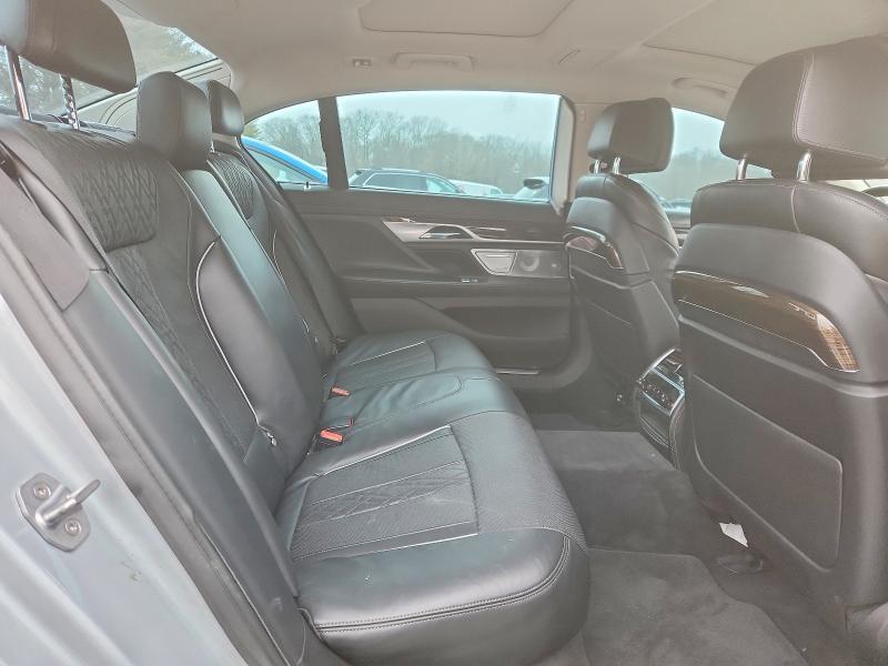 2016 BMW 750 xi