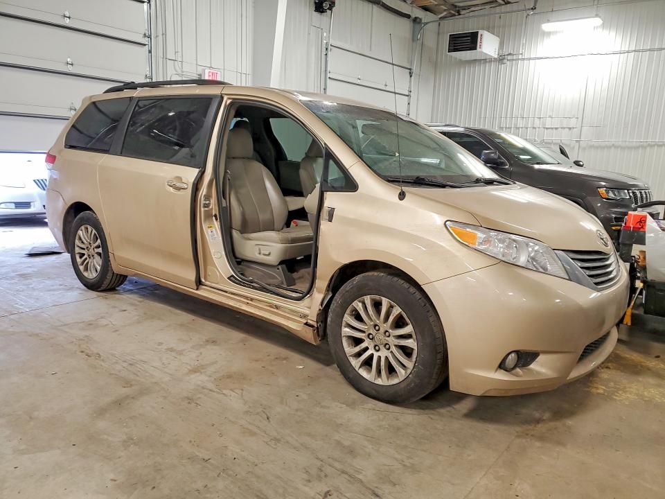 2013 Toyota Sienna xle