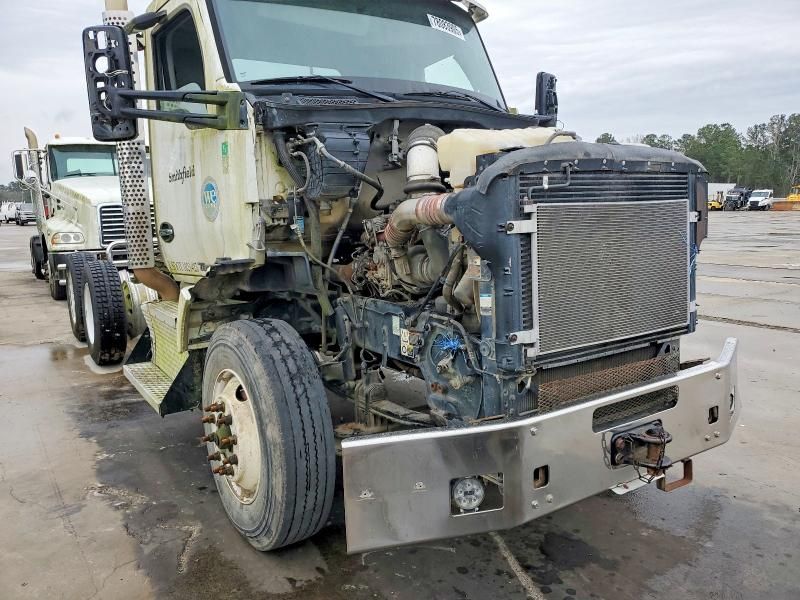 2017 Kenworth T880 Semi Truck