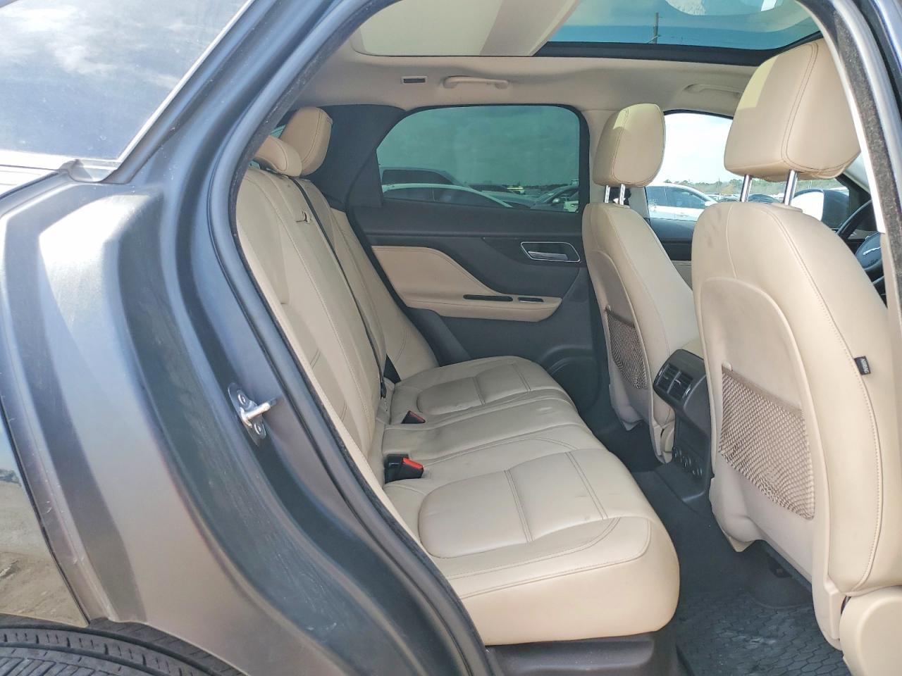 2017 Jaguar F-pace Prestige