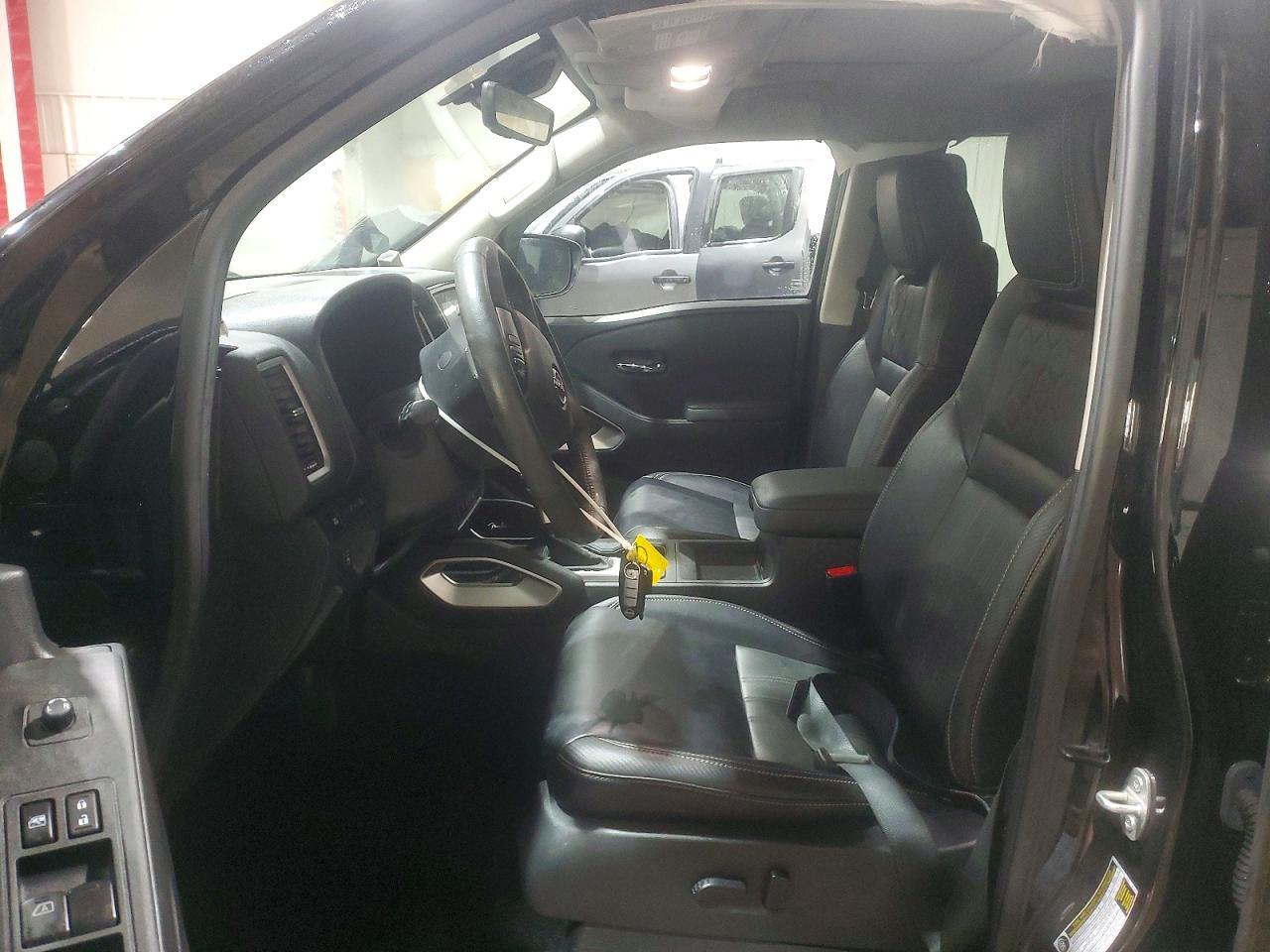 2024 Nissan Frontier SL