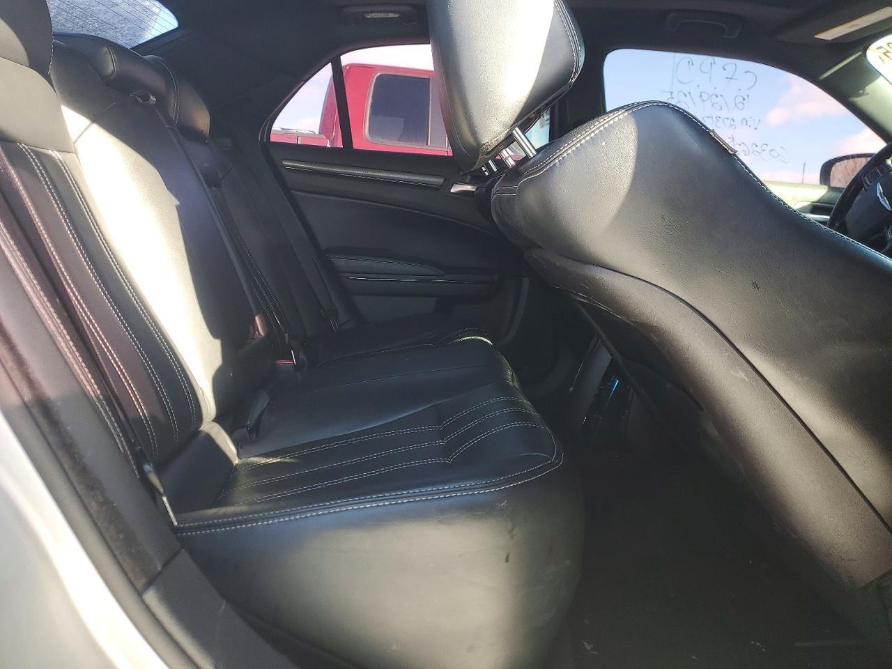 2012 Chrysler 300 s
