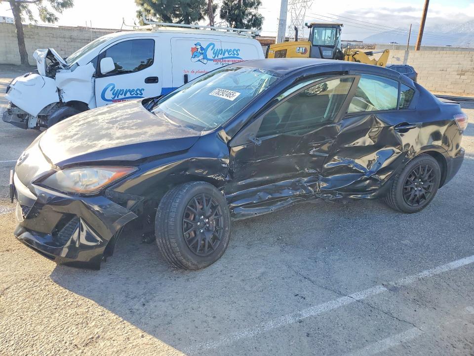 2013 Mazda 3 I