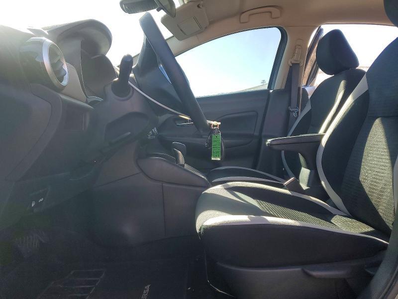 2020 Nissan Versa sv