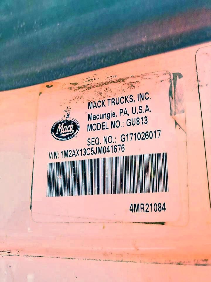 2018 Mack 800 GU800-Semi Truck