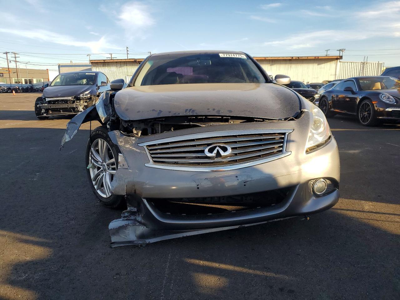 2015 Infiniti Q40