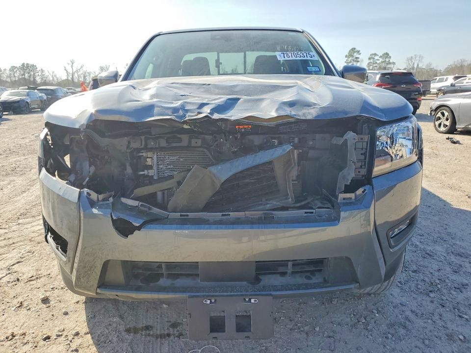 2025 Nissan Frontier s