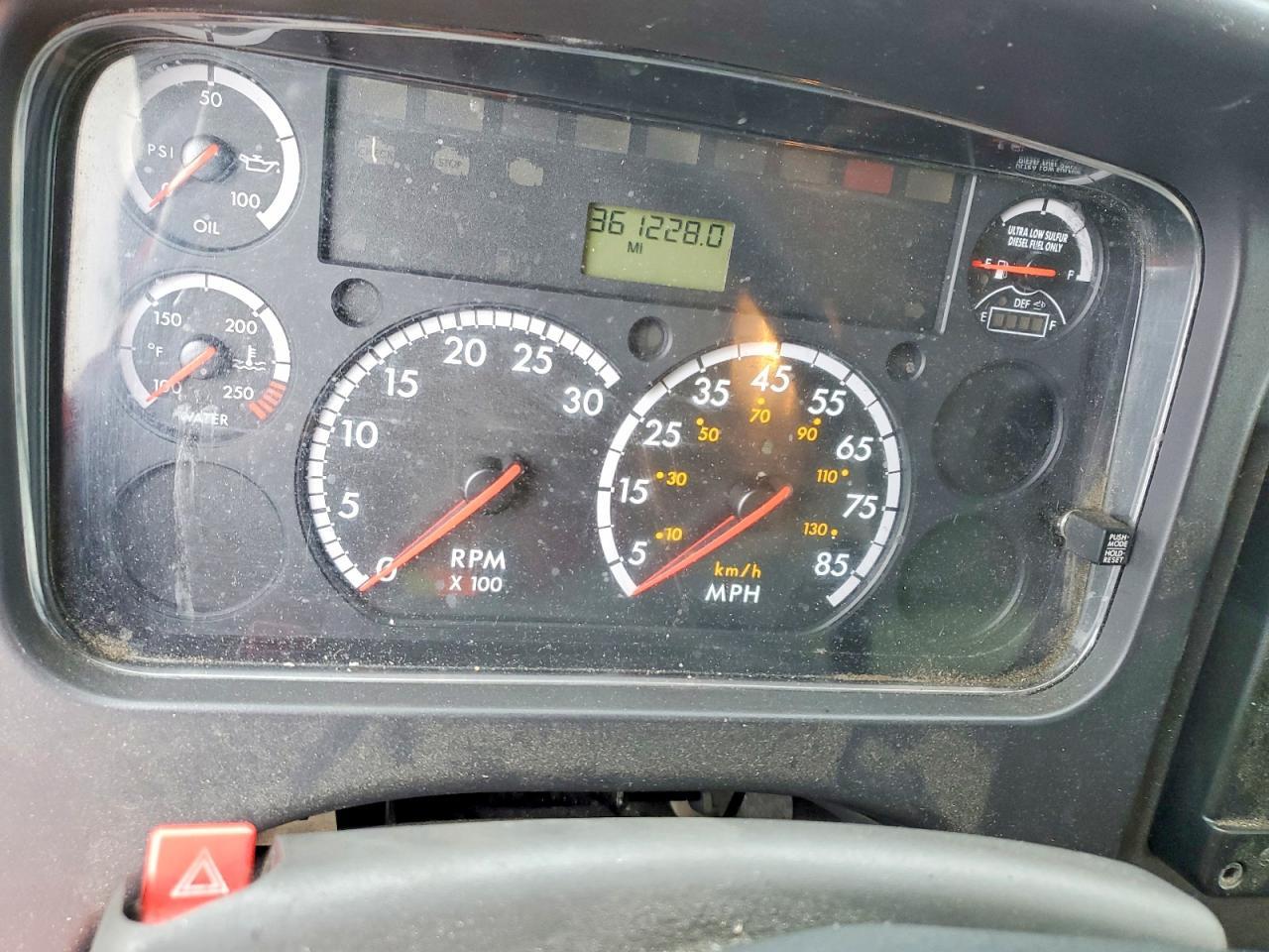 2015 Freightliner Business Class M2 BOX Truck