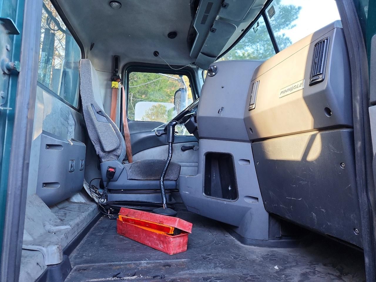 2015 Mack CXU612 Semi Truck