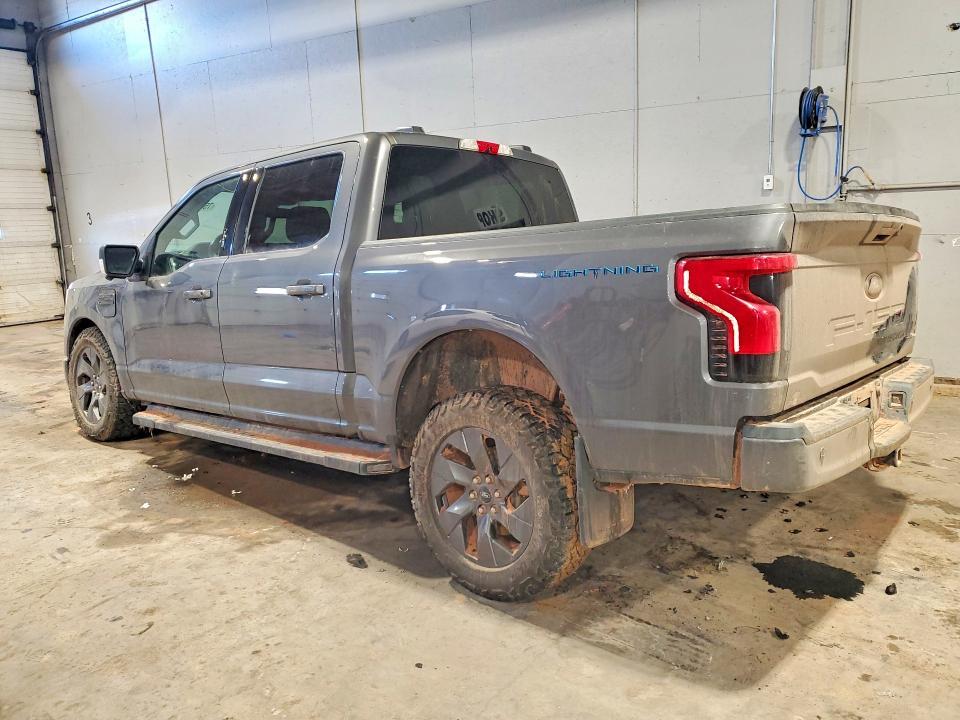 2023 Ford F150 Lightning pro