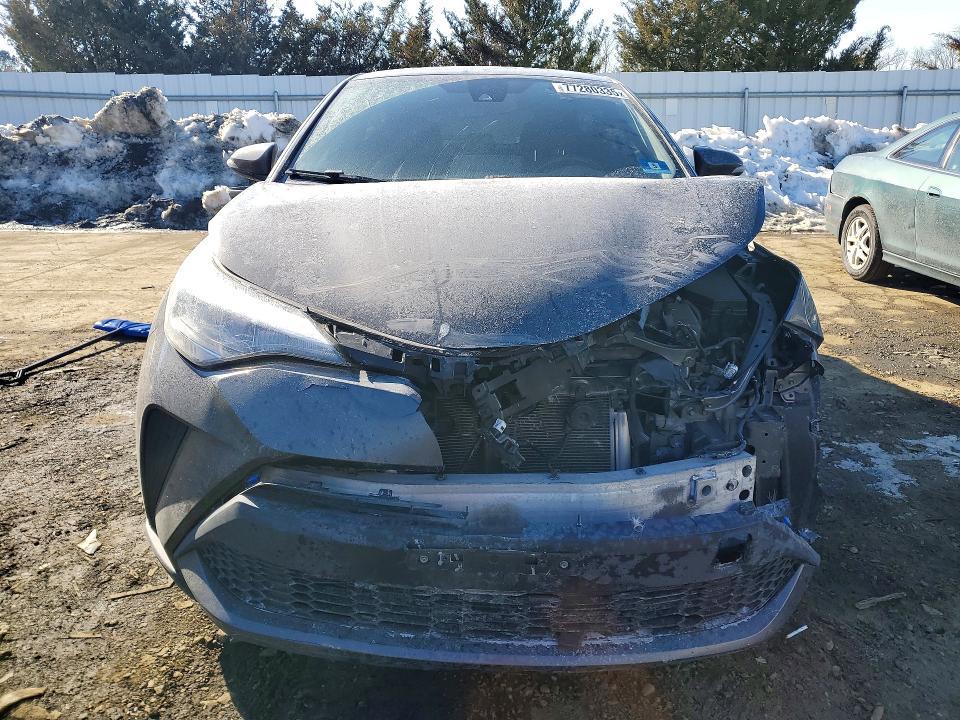 2020 Toyota C-hr xle