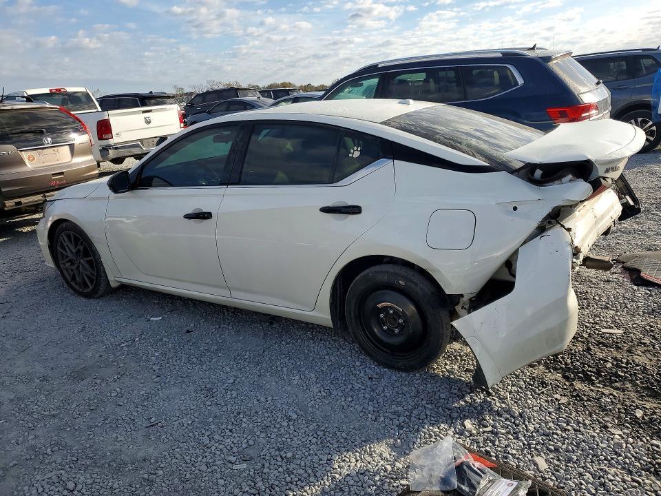 2024 Nissan Altima 2.0 sr