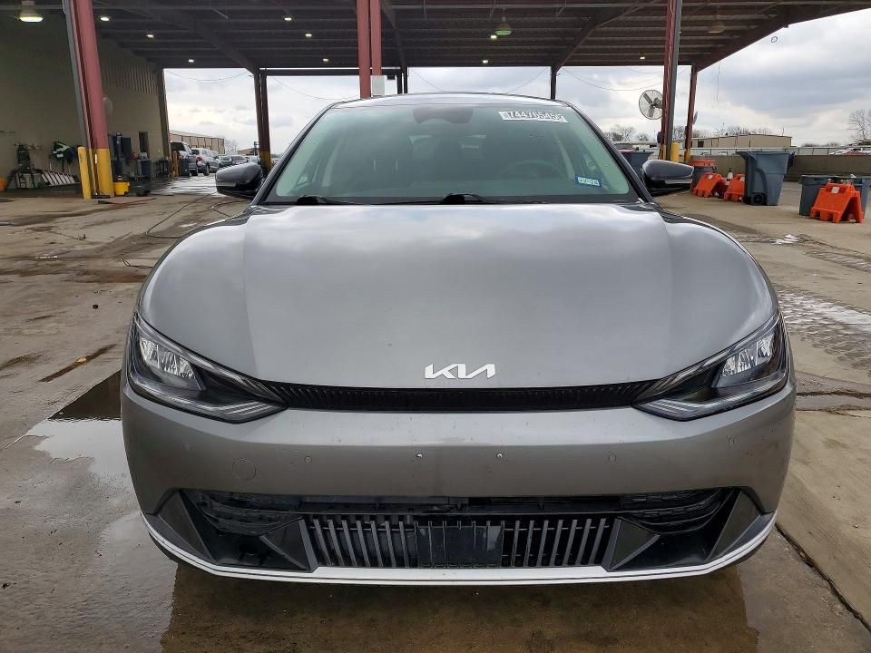 2024 KIA EV6 Light