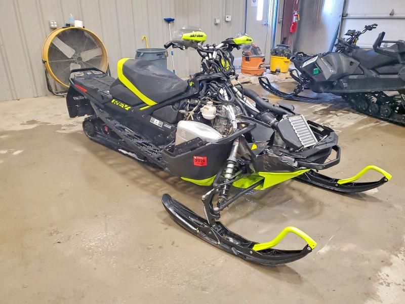 2020 Skidoo 2020 Skidoo  Renegade Adrenaline