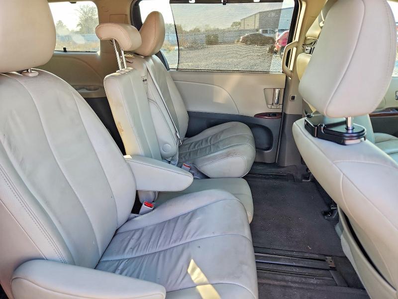2014 Toyota Sienna xle